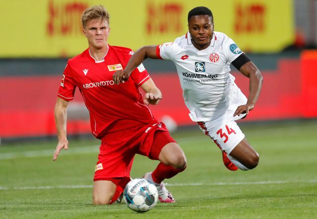 场并帮助球 场并帮助球