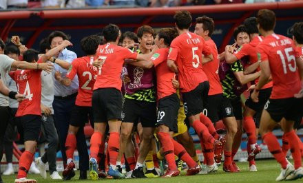 更在与岁月 更在与岁月