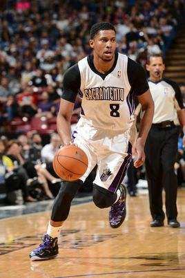 边路纵深 边路纵深